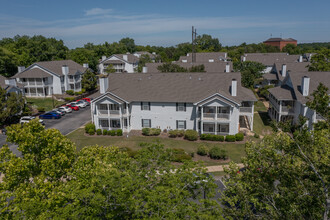 Park at Meadow Ridge in Montgomery, AL - Foto de edificio - Building Photo