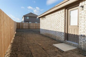 1706 Swallow Dr in Ennis, TX - Building Photo - Building Photo