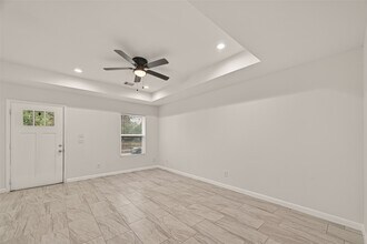 4302 Hirsch Rd in Houston, TX - Foto de edificio - Building Photo