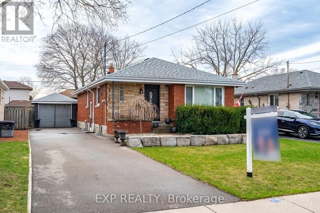 property at 19 E 44th St