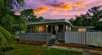 7493 Sealawn Dr in Spring Hill, FL - Building Photo