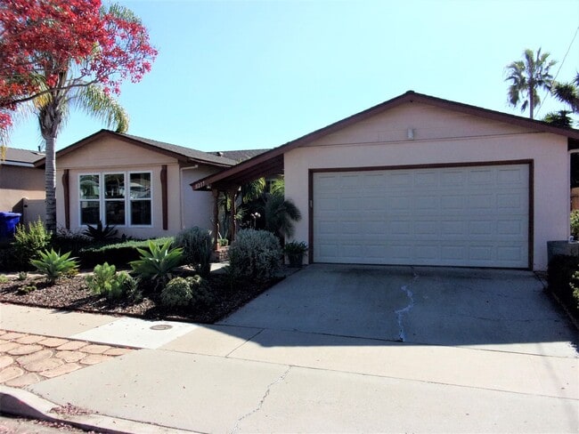 8217 Whelan Dr in San Diego, CA - Building Photo - Building Photo