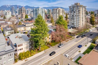 Shamrock Manor in Vancouver, BC - Building Photo - Building Photo