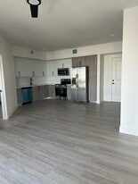 10461 SW 183rd St, Unit B3 in Miami, FL - Building Photo