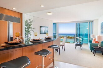 1288 Ala Moana Blvd in Honolulu, HI - Foto de edificio - Building Photo