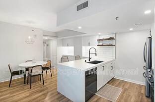 425 W Beech St in San Diego, CA - Building Photo