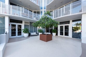 2100 Park Ave, Unit 210 in Miami Beach, FL - Foto de edificio - Building Photo