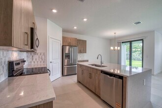 2071 NE Cedar St in Jensen Beach, FL - Building Photo - Building Photo