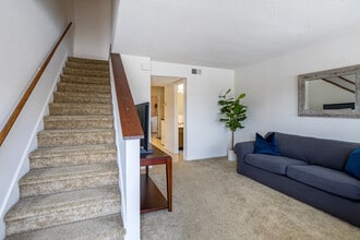 Oakridge Townhouses in North Charleston, SC - Building Photo - Interior Photo