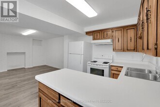 54 Ashburn Crescent in Vaughan, ON - Building Photo - Building Photo