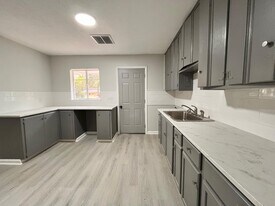 962 Hanover Dr in Montgomery, AL - Building Photo