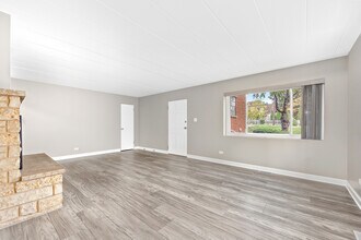 332 Maple Ave in Downers Grove, IL - Building Photo - Building Photo