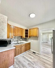 2317 Lyon St in Des Moines, IA - Building Photo - Building Photo