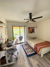 3001 58th Ave S in St. Petersburg, FL - Foto de edificio - Building Photo