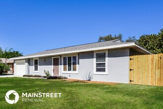 9049 Hamlin Rd W in Ft. Myers, FL - Building Photo - Building Photo