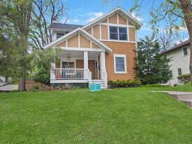 5320 Bryant Ave S in Minneapolis, MN - Building Photo