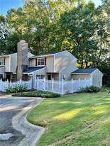 555 Picketts Bend Ct