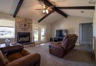 717 N W Ave in Holliday, TX - Building Photo - Building Photo