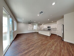 843 Longwood Gardens St in Las Vegas, NV - Building Photo - Building Photo