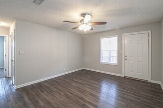 145 Darlene Dr in Clarksville, TN - Building Photo - Building Photo