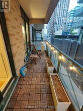 35-435 Hayden St in Toronto, ON - Building Photo - Building Photo