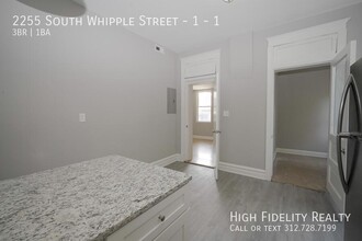 2255 S Whipple St in Chicago, IL - Building Photo - Building Photo