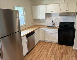 1746 Oakwood Dr in Shoreview, MN - Building Photo