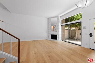 13044 Mindanao Wy in Marina Del Rey, CA - Foto de edificio - Building Photo