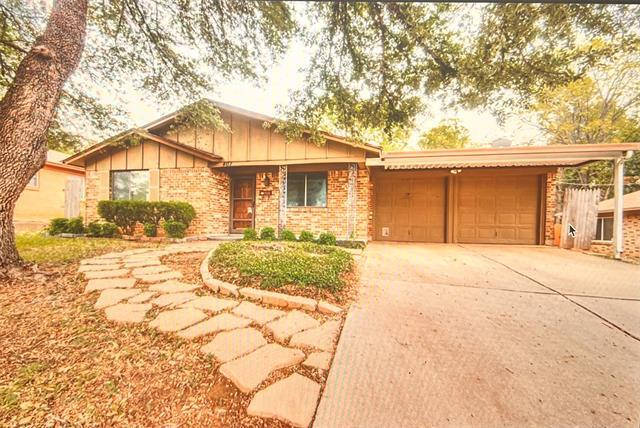 401 Franklin Dr in Euless, TX - Foto de edificio