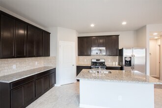 12111 Parade Park Pl in Houston, TX - Building Photo - Building Photo