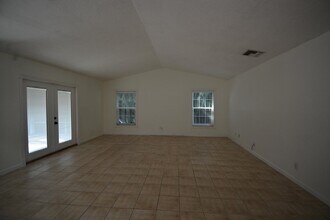 1379 Pinetta Cir in Wellington, FL - Foto de edificio - Building Photo