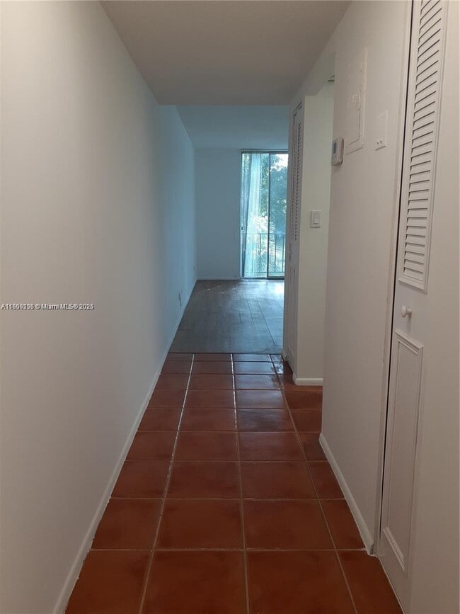 3670 Inverrary Dr in Lauderhill, FL - Building Photo - Building Photo