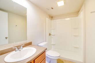 Forrest Brook Apartments and Townhomes in Fort Smith, AR - Foto de edificio - Building Photo