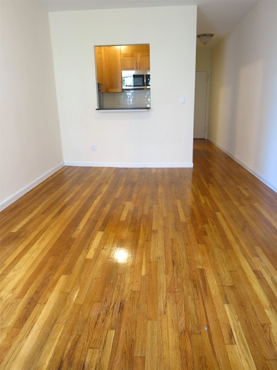 205 E 89th St in New York, NY - Building Photo