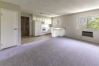 230 Marsh Ave in Reno, NV - Building Photo - Interior Photo