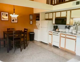 17 Fall Creek Trail, Unit 5 in Branson, MO - Foto de edificio - Building Photo