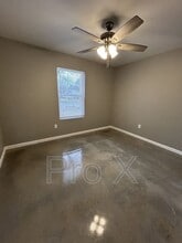 518 E Monroe St in Pittsburg, KS - Foto de edificio - Building Photo