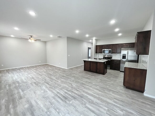 304 E Rosalie St in Strafford, MO - Building Photo - Building Photo