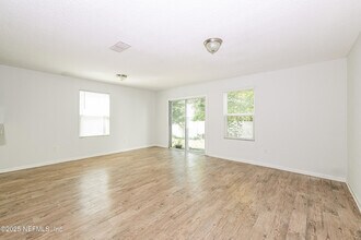 548 Eiseman Wy in Jacksonville, FL - Building Photo - Building Photo