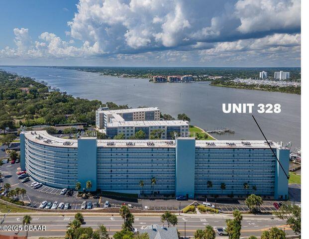 100 Silver Beach Ave in Daytona Beach, FL - Building Photo