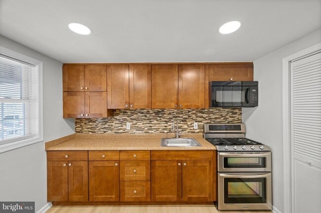 817 5th St in Baltimore, MD - Building Photo - Building Photo