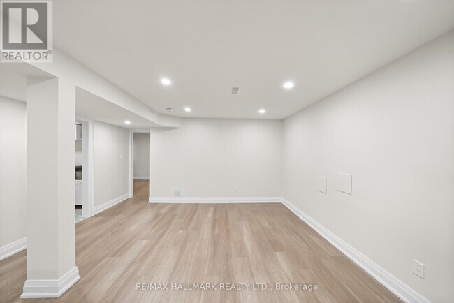 304 East Ave in Toronto, ON - Building Photo - Building Photo