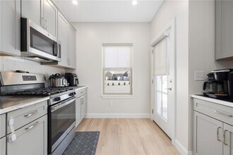 46 W Valley Cir in West Warwick, RI - Building Photo - Building Photo