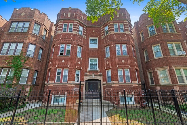property at 8129 S Maryland Ave