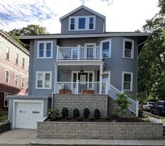 35 Oakland Rd, Unit # 1 in Brookline, MA - Building Photo