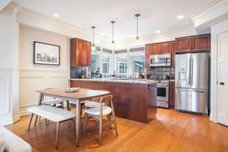 117 W Kinnear Pl in Seattle, WA - Building Photo - Building Photo