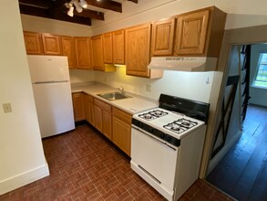 797 Main St-Unit -4 in Amherst, MA - Building Photo - Building Photo