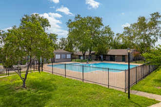 Homestead Apartments in San Antonio, TX - Building Photo - Building Photo