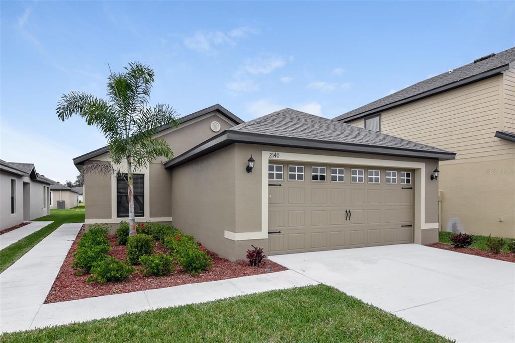 2140 Peyto Wy in Lakeland, FL - Building Photo