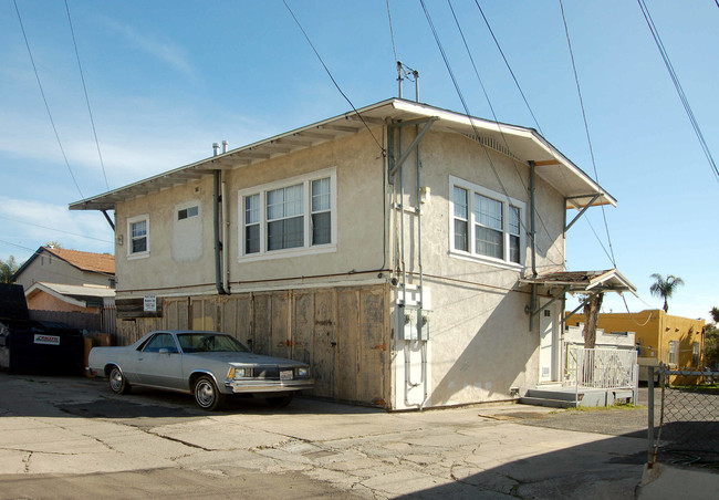 3686-3698 Wightman St in San Diego, CA - Building Photo - Building Photo